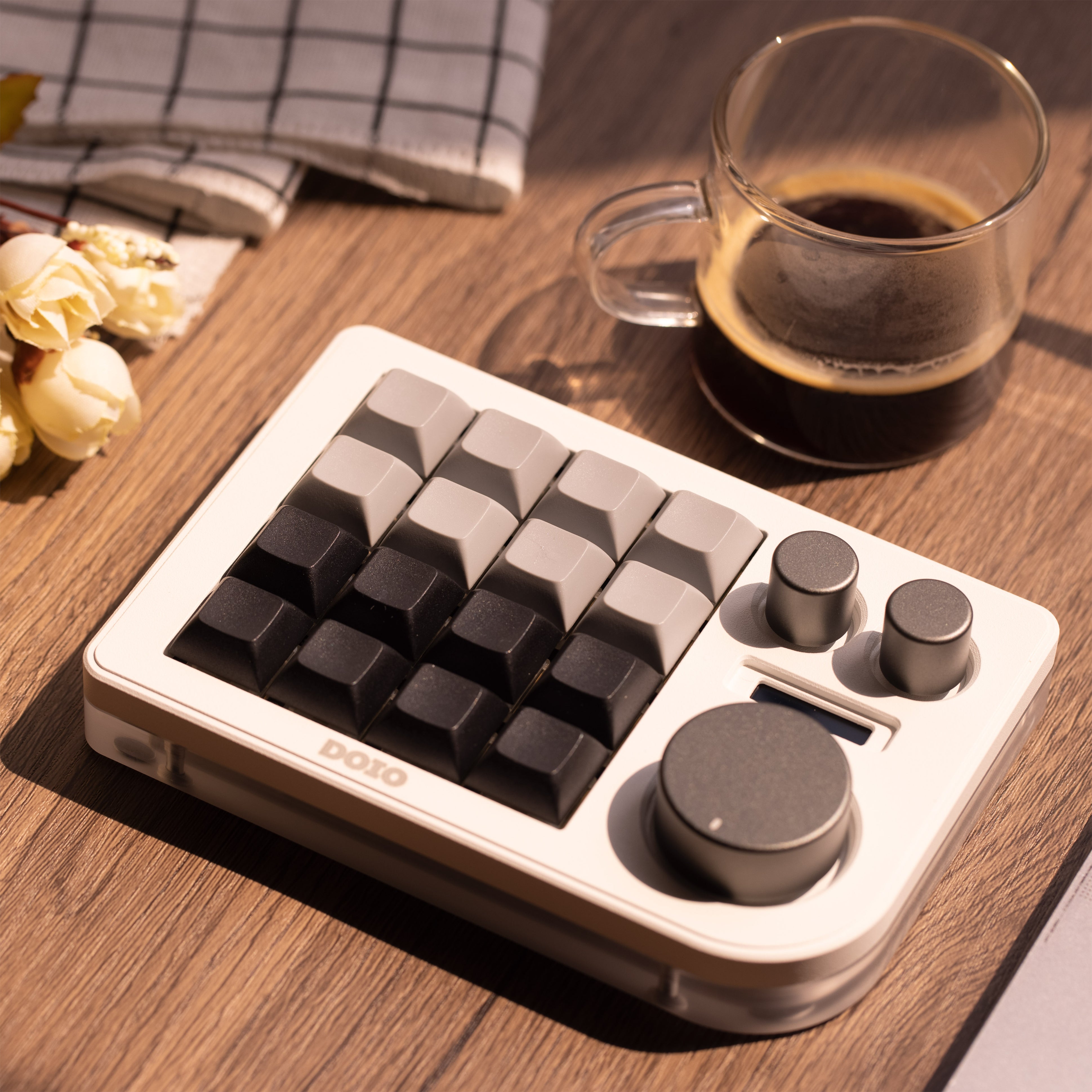 DOIO KB16 Megalodon Triple Knob Macropad